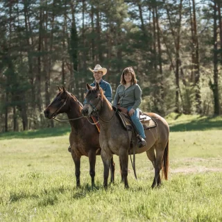 Zélie et Nicolas éleveurs bovins viande Angus Dordogne